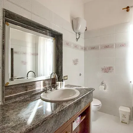 Centro Città, Elegante Rifugio A